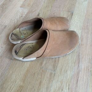 Lotta Clogs, size 39